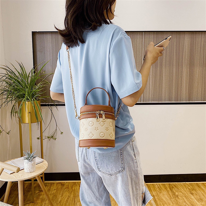 Túi đeo chéo vai họa tiết dập nổi thời trang sành điệu cho nữ