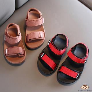 Giày sandal cho bé đáng yêu