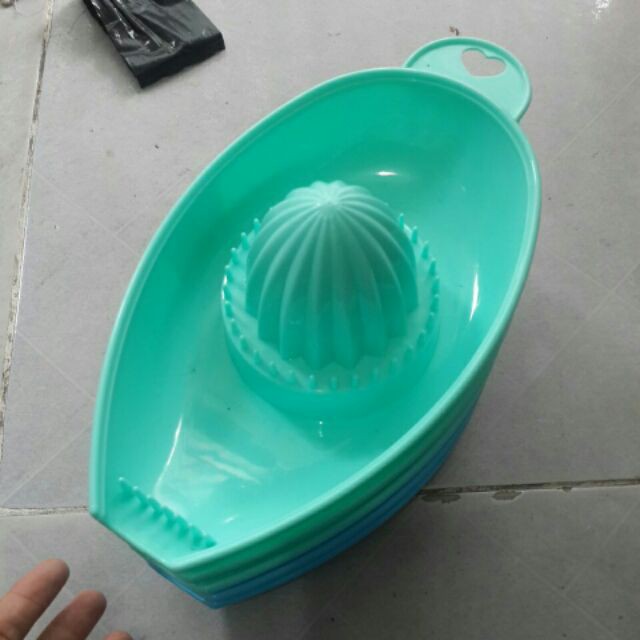 XUỒNG NHỰA VẮT CAM TÁCH HẠT