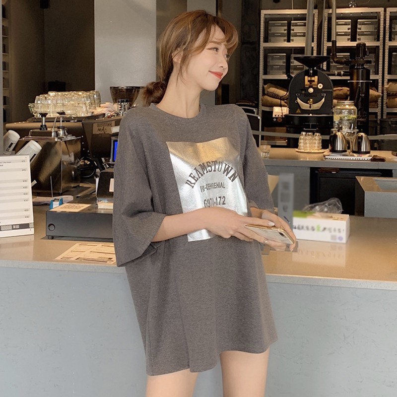 Áo thun tay lỡ cổ tròn hoạ tiết chữ cho phái nữ