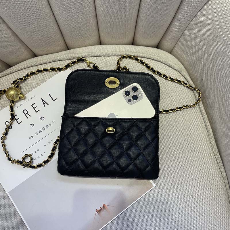 Túi đeo chéo IELGY họa tiết sọc thoi màu đen xỏ hạt thời trang cho nữ