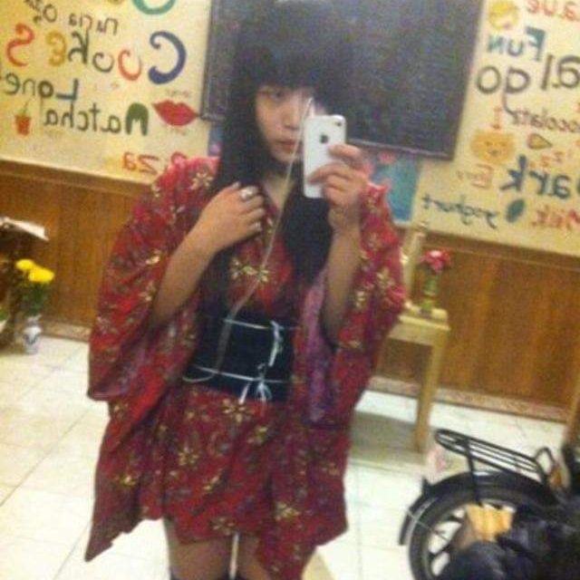 Yukata đỏ ngắn