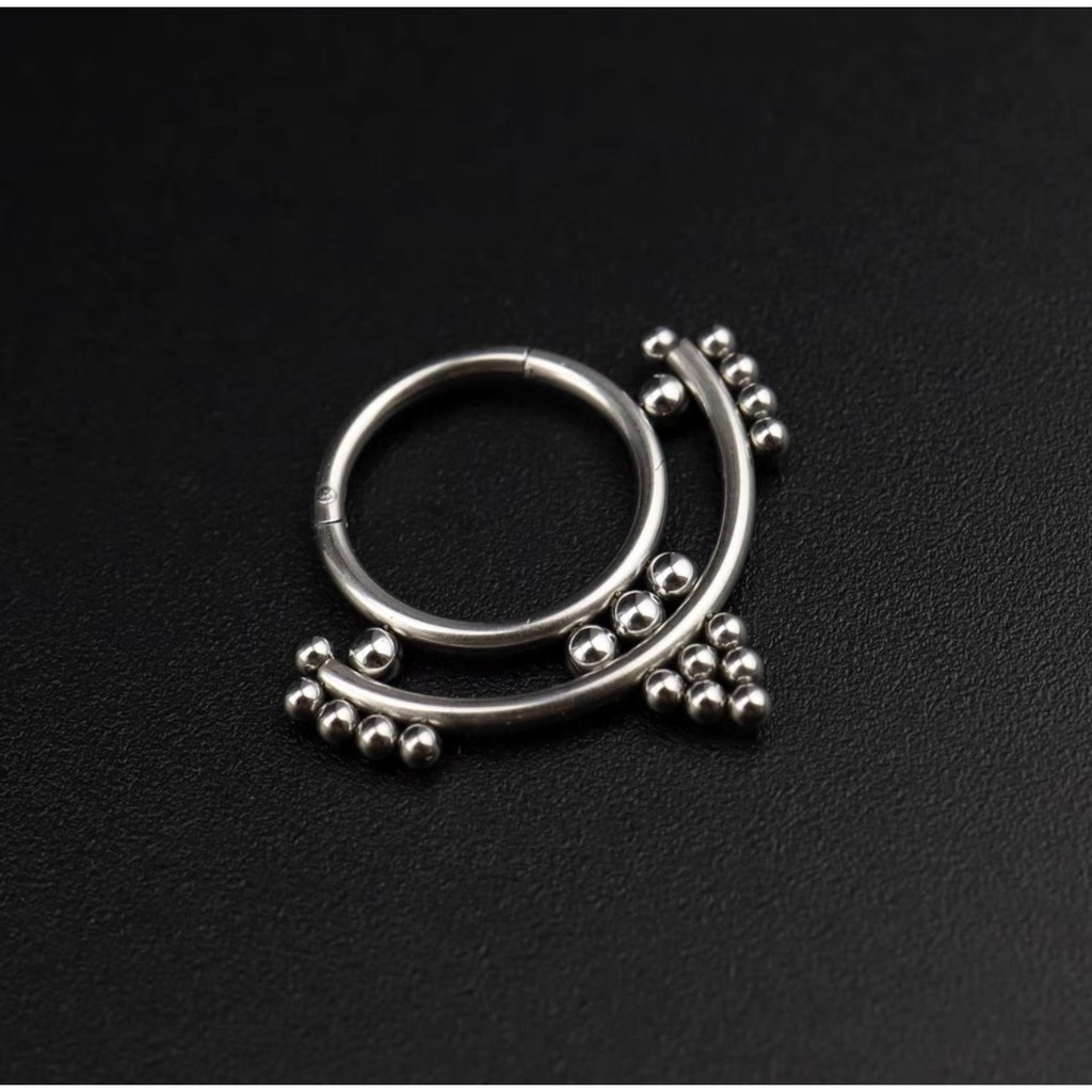 Khuyên bật khấc học tiết hình cá tính - khuyên thép ko gỉ