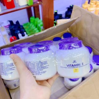 Kem Vitamin E dưỡng ẩm Thái Lan