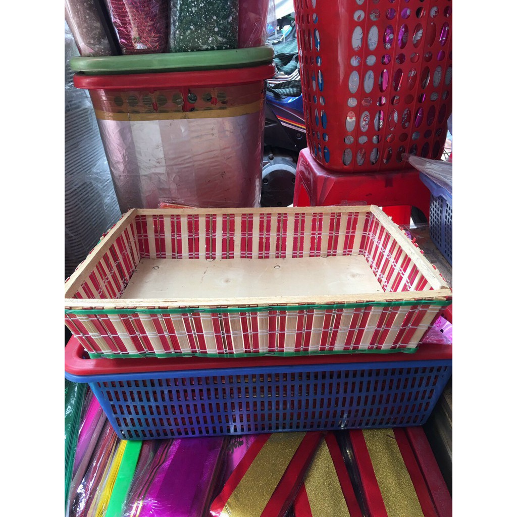 Giỏ quà mây tre sọc đỏ