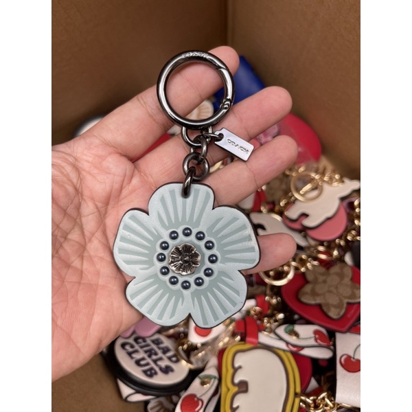 Coach Charm hình bông hoa chính hãng