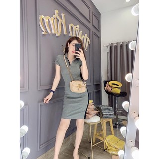 ĐẦM BODY XẺ TÀ CỔ TRỤ NÚT VIỀN EO