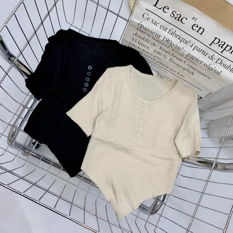 Áo thun croptop tà nhọn tay ngắn phối nút(A15