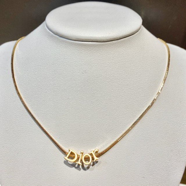 Vòng cổ siêu phẩm