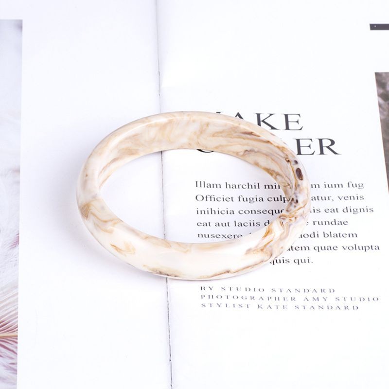 Vòng tay hoa kiểu dáng cổ điển cho nữ