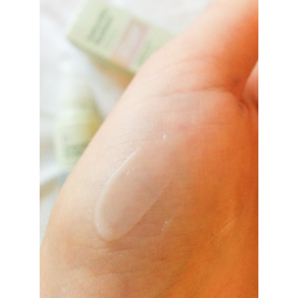 Gel dưỡng ẩm sáng da Naturally Radiant 2 in 1 Moisturiser &amp; Serum