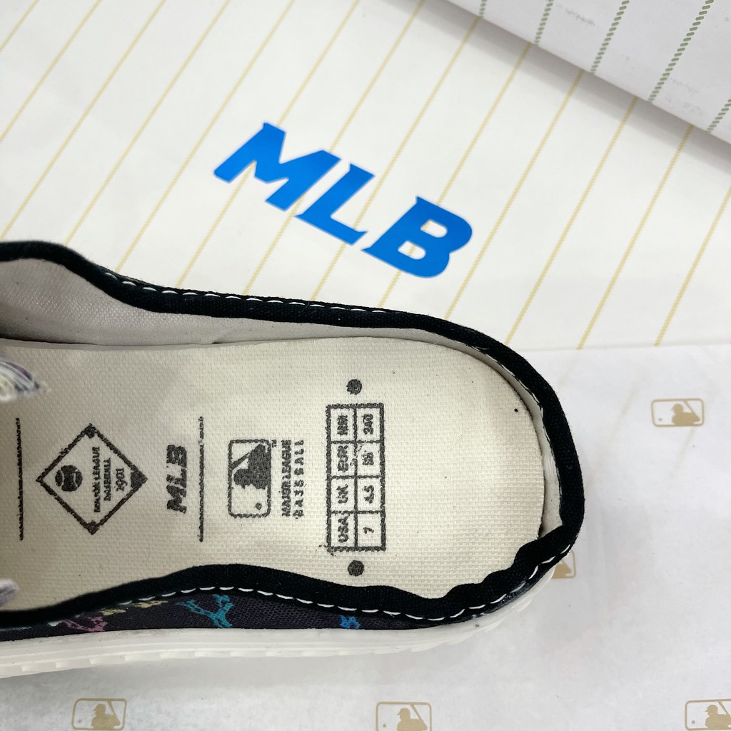 Giày Sneaker Sục 2 Màu Full Phụ Kiện