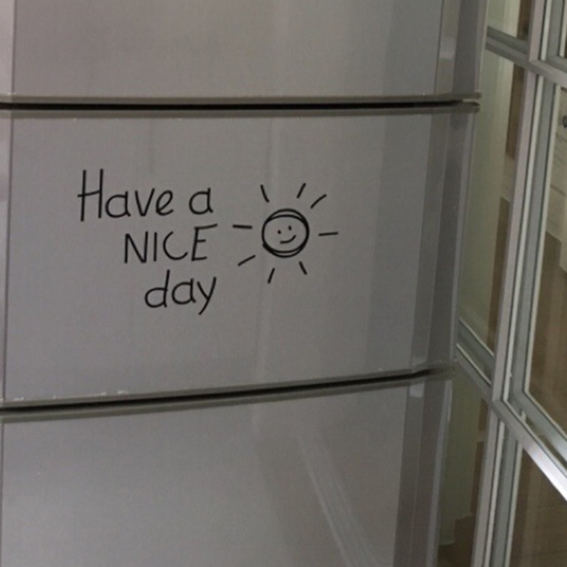 Miếng dán tường họa tiết xinh xắn để trang trí phòng ngủ