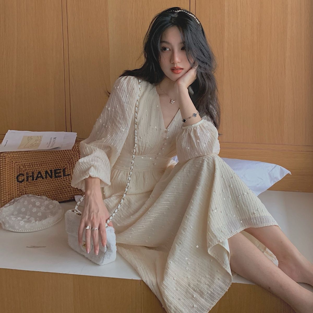 Autumn new apricot long-sleeved V-neck dress women