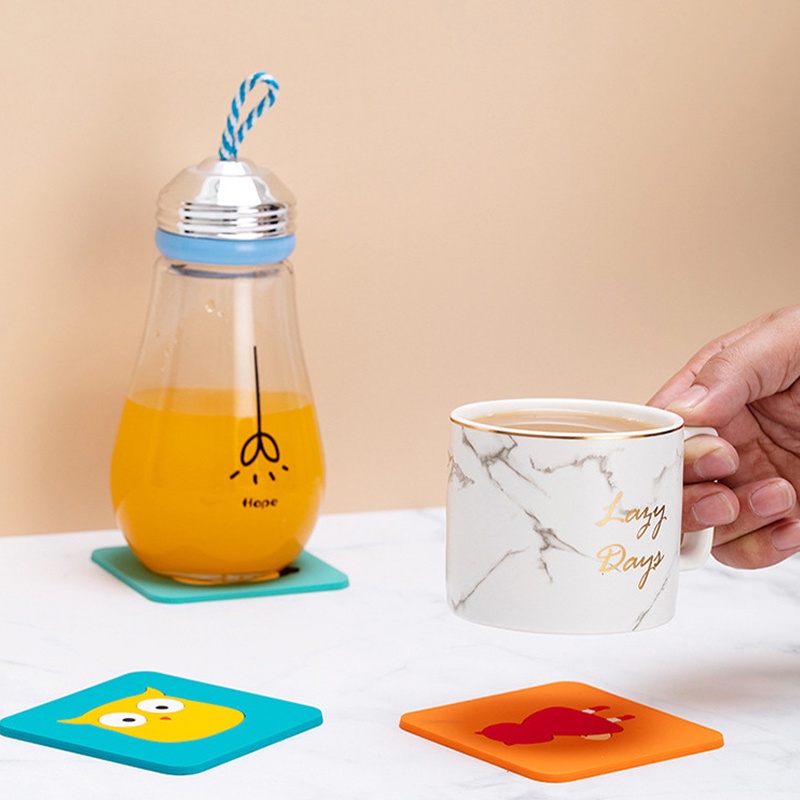 Miếng lót ly silicon HOUSEEKER mềm chịu nhiệt và chống trượt hình vuông họa tiết hoạt hình xinh xắn tiện lợi cho nhà bếp