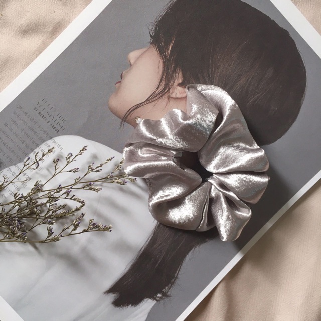 SCRUNCHIES BASIC chất liệu Satin mềm mại - Cột tóc vải nhiều màu trơn cực sang - Phụ kiện tóc thời trang thanh lịch