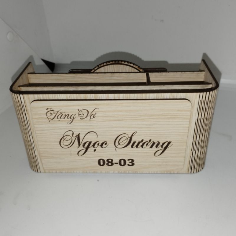 KỆ ĐỰNG BÚT ĐỂ BÀN - KHẮC TÊN MIỄN PHÍ THEO YÊU CẦU