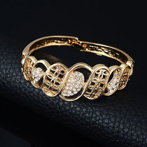 Bộ trang sức gồm 1 dây chuyền + 1 vòng đeo tay + 1 nhẫn + đôi khuyên tai tạo hình sang trọng đính đá thời trang