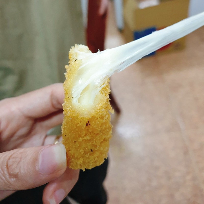 Phô mai que kéo sợi các bé cực mê sử dụng nguyên liệu tốt