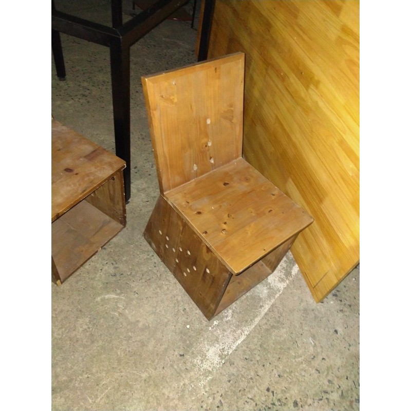 thanh lý ghế tựa gỗ thịt có 4 cái, gỗ thịt cực kì chắc chắn ạ, kiểu dáng vintage