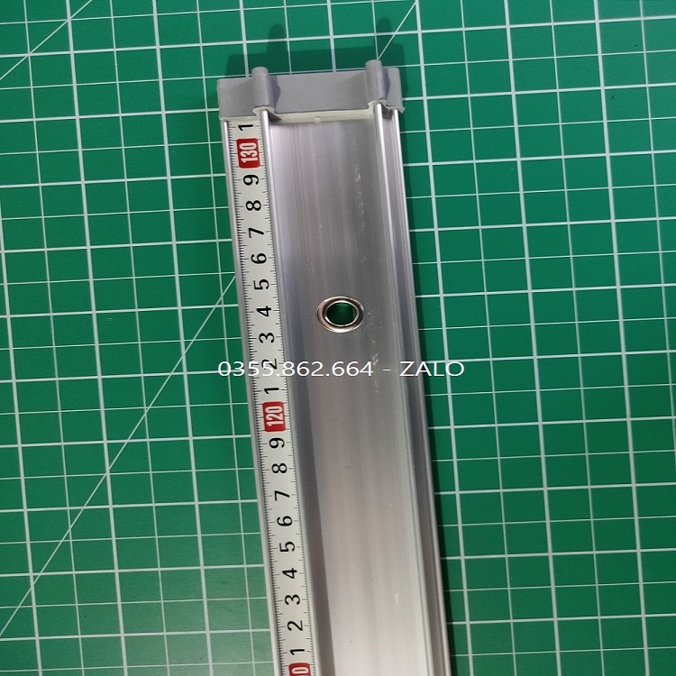 Thước nhôm chống trơn trượt