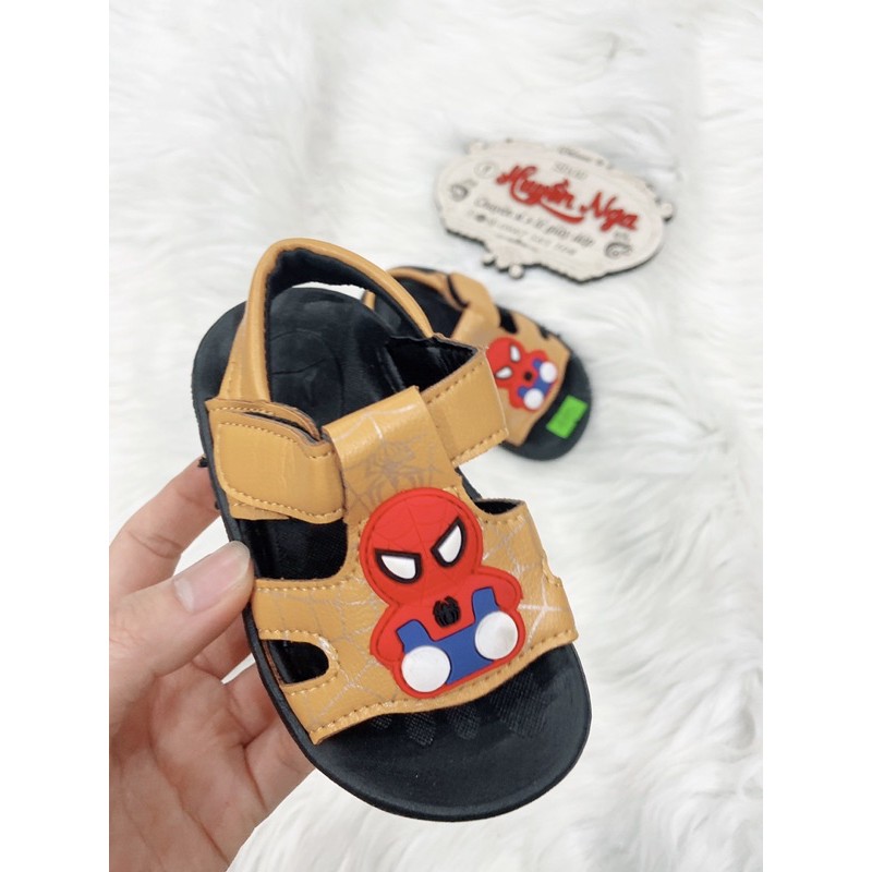 dép quai hậu tập đi bé trai mềm êm nhện vàng size 21-25