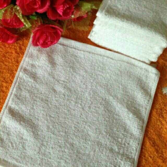 KHĂN RỬA MẶT TRẮNG VUÔNG ĐẸP