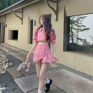 Set váy hồng cá tính.