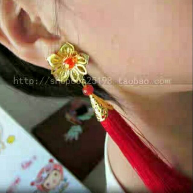 Khuyên tai cổ trang tua rua cô dâu hầu đồng mẫu 4