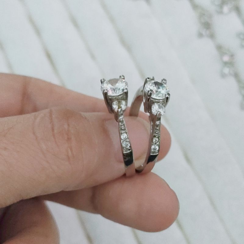Nhẫn nữ inox đính xoàn cao cấp đẹp không đen