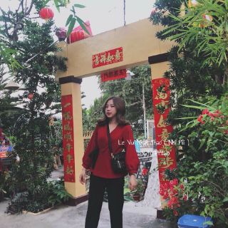 ÁO ĐỎ ĐẮP CHÉO NƠ EO