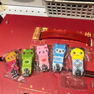 Cắt móng tay siêu kute