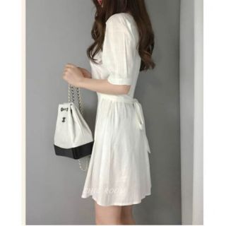 Đầm trắng xòe cổ U _[kèm ảnh thật]