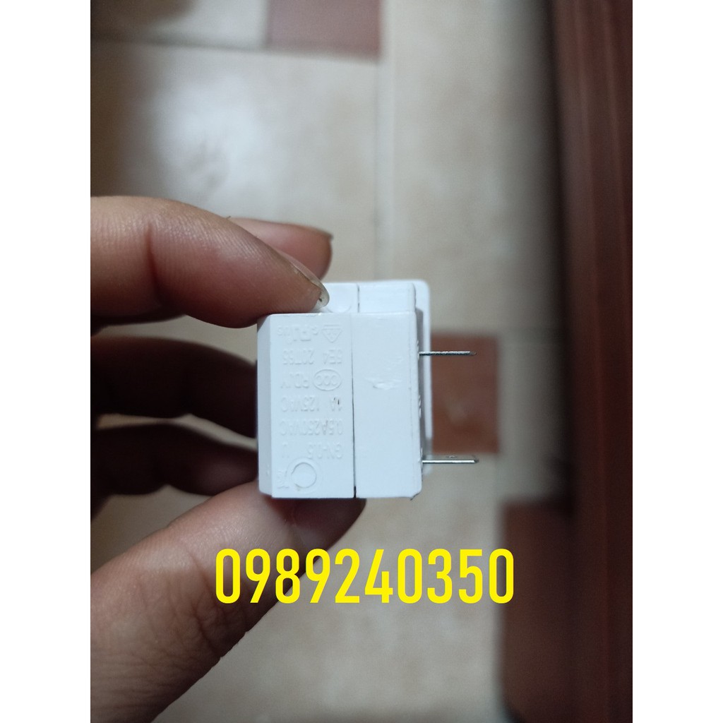 Công Tắc Đèn Cửa Tủ Lạnh 2 Chân