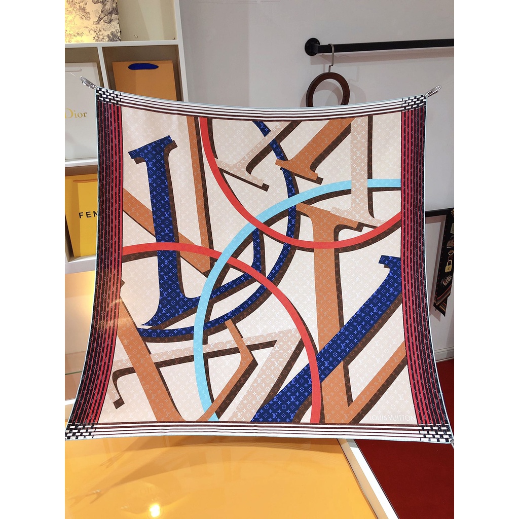 Khăn Choàng Cổ Vuông Bằng Lụa In Chữ Nhiều Màu Sắc Thời Trang Cho Nữ