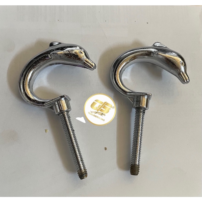 Móc treo xe máy hình cá heo màu Titan hay inox