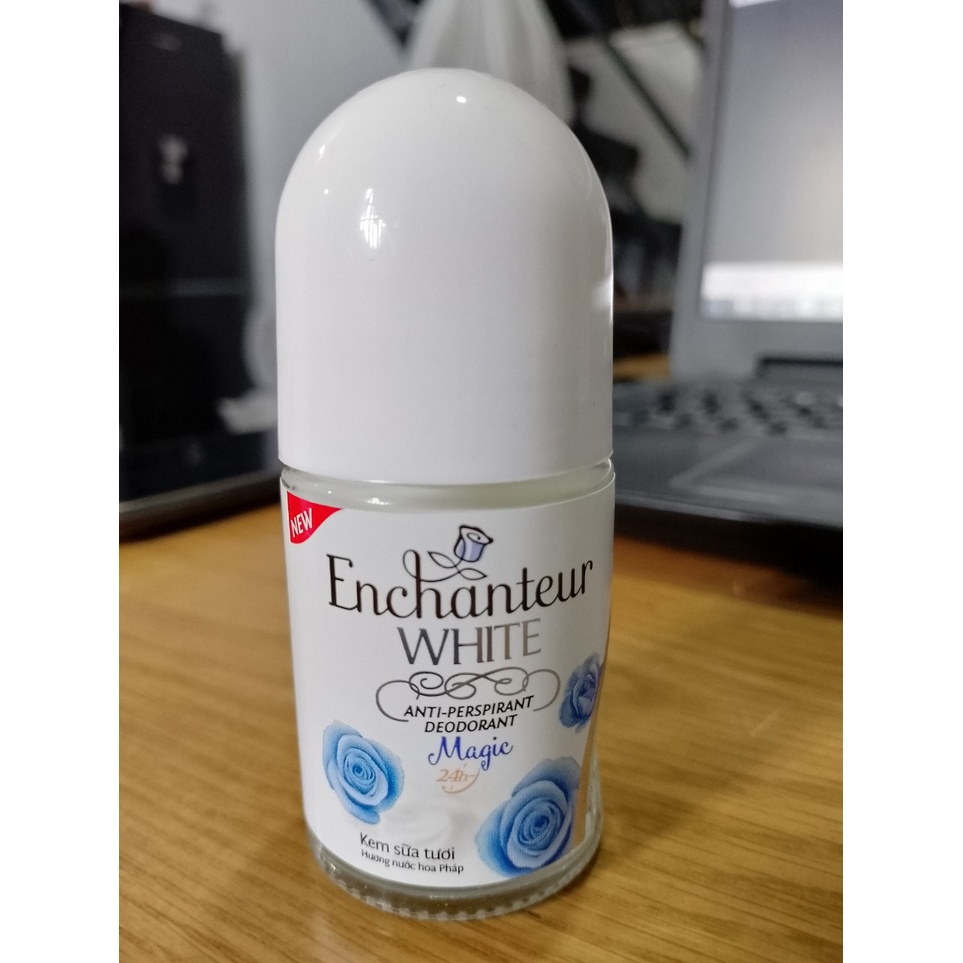 Lăn khử mùi Enchanter magic 25ml dạng sữa.