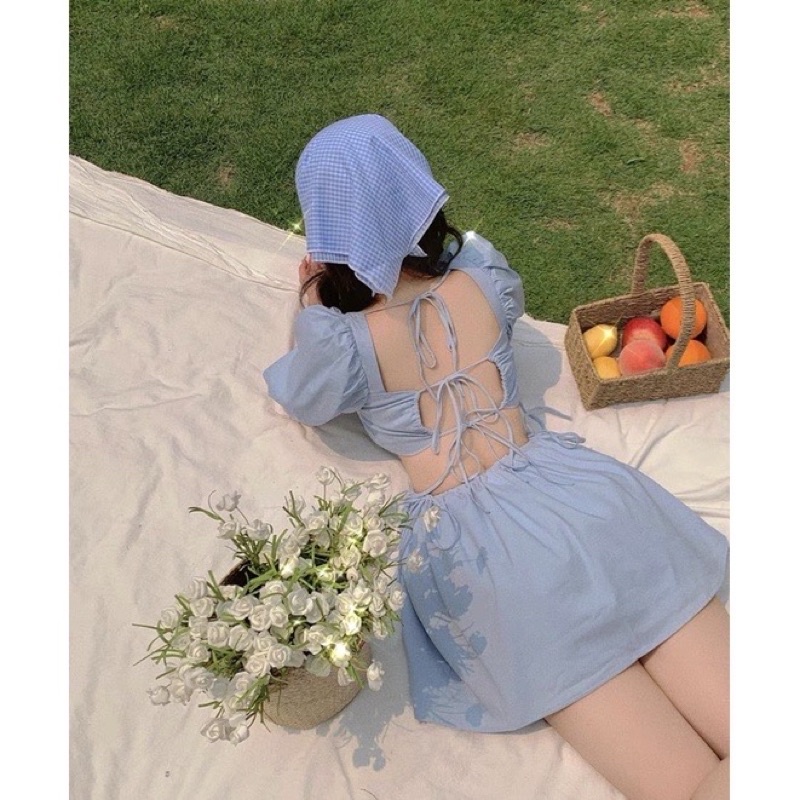 váy ngắn cổ vuông tay phồng ngắn hở lưng đan dây buộc lưng xoè