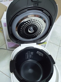 Nồi cơm điện CUCKOO CRP-HMF1070SB
