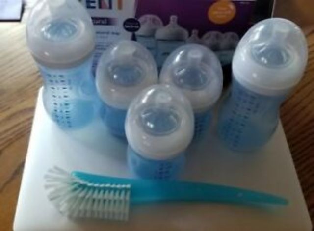 Set bình sữa Philips Avent Natural 125ml/260ml màu xanh cho bé