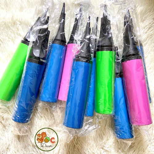 Bơm bóng cầm tay nhỏ gọn, tiện dụng