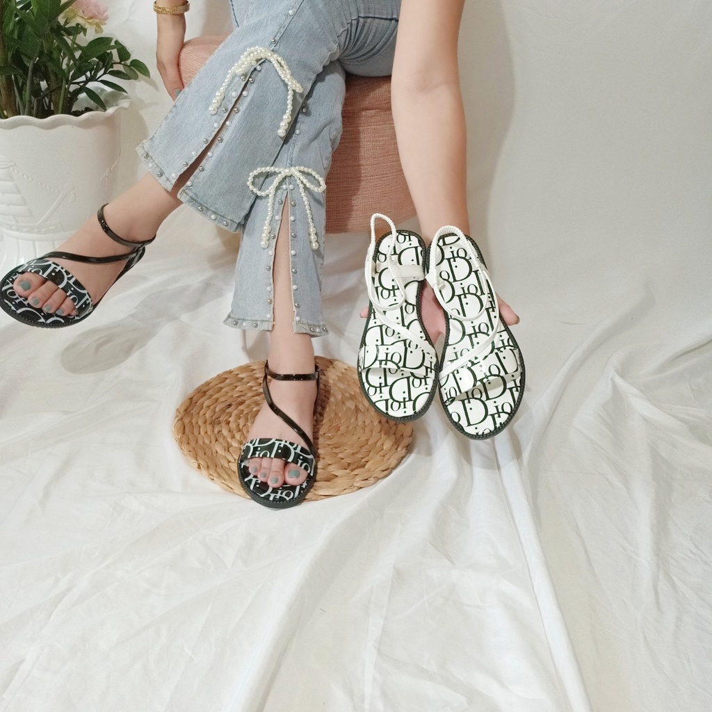 Giày sandal nữ đi học quai chéo in chữ sành điệu đế PU 2cm-tb16