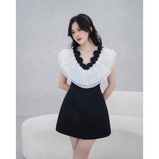 Đầm đen cách điệu sóng phối bèo trắng - Sadie Dress