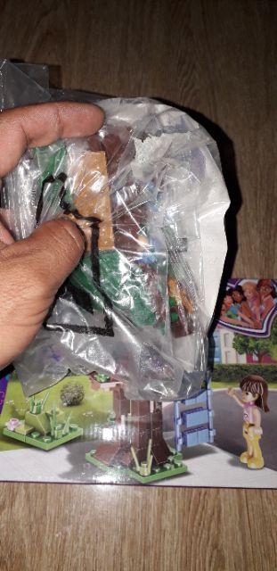 Lắp ráp 1 hộp LegoFreinds 5 Hot gril ca sĩ LB547 có trên 100 chi tiết