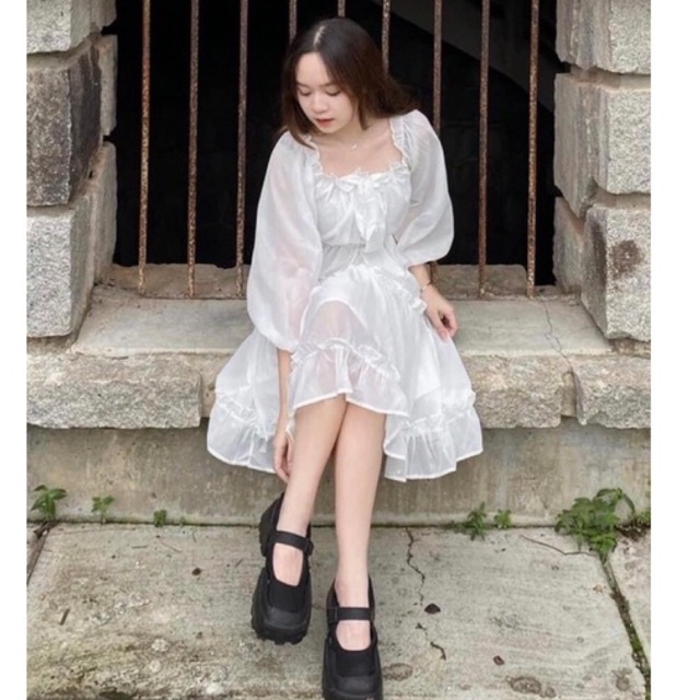 Váy trễ vai trắng bèo