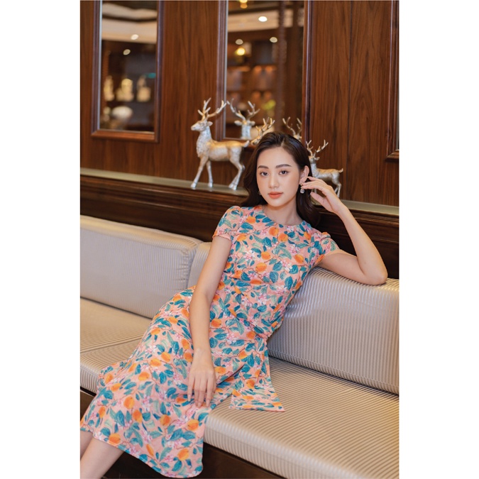 Váy lụa ngang eo
