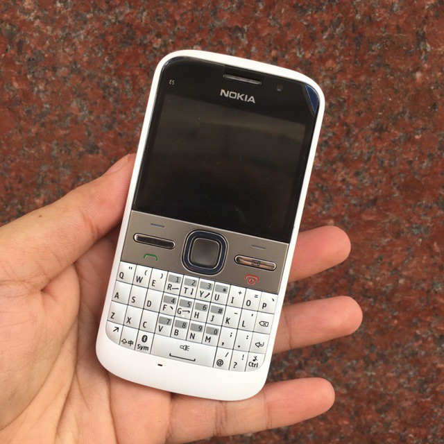 Điện Thoại Nokia E5 Chính Hãng Nắp Lưng Thép Chống Rỉ Wifi 3G