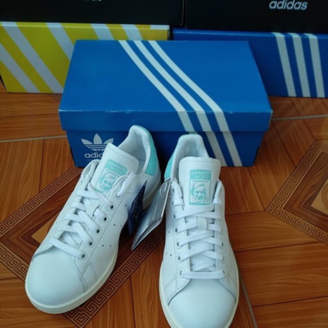 Giầy thể thao adidas chính hãng