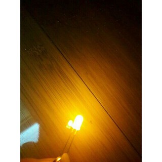 led siêu sáng 5mm vàng
