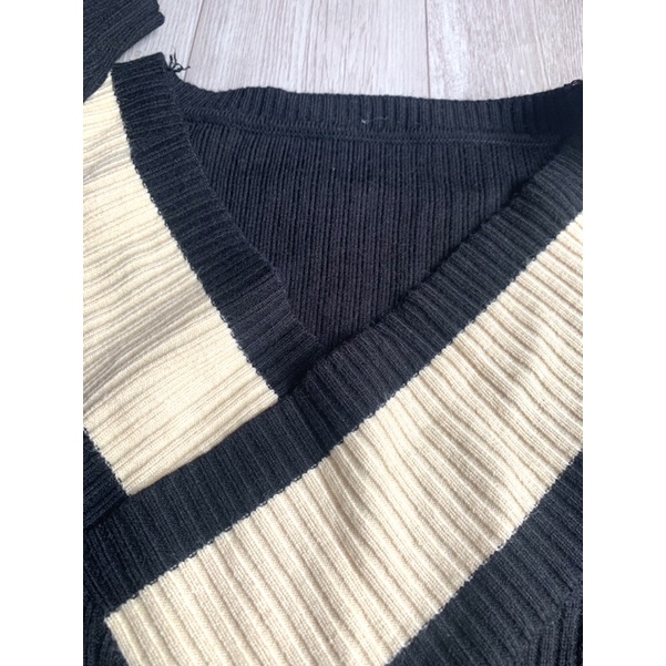 ÁO LEN PHỐI ĐEN BE